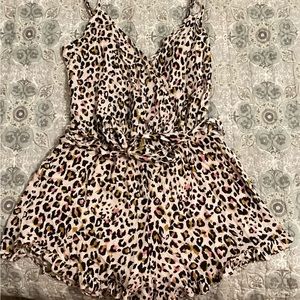 Leopard Romper Sz  XS